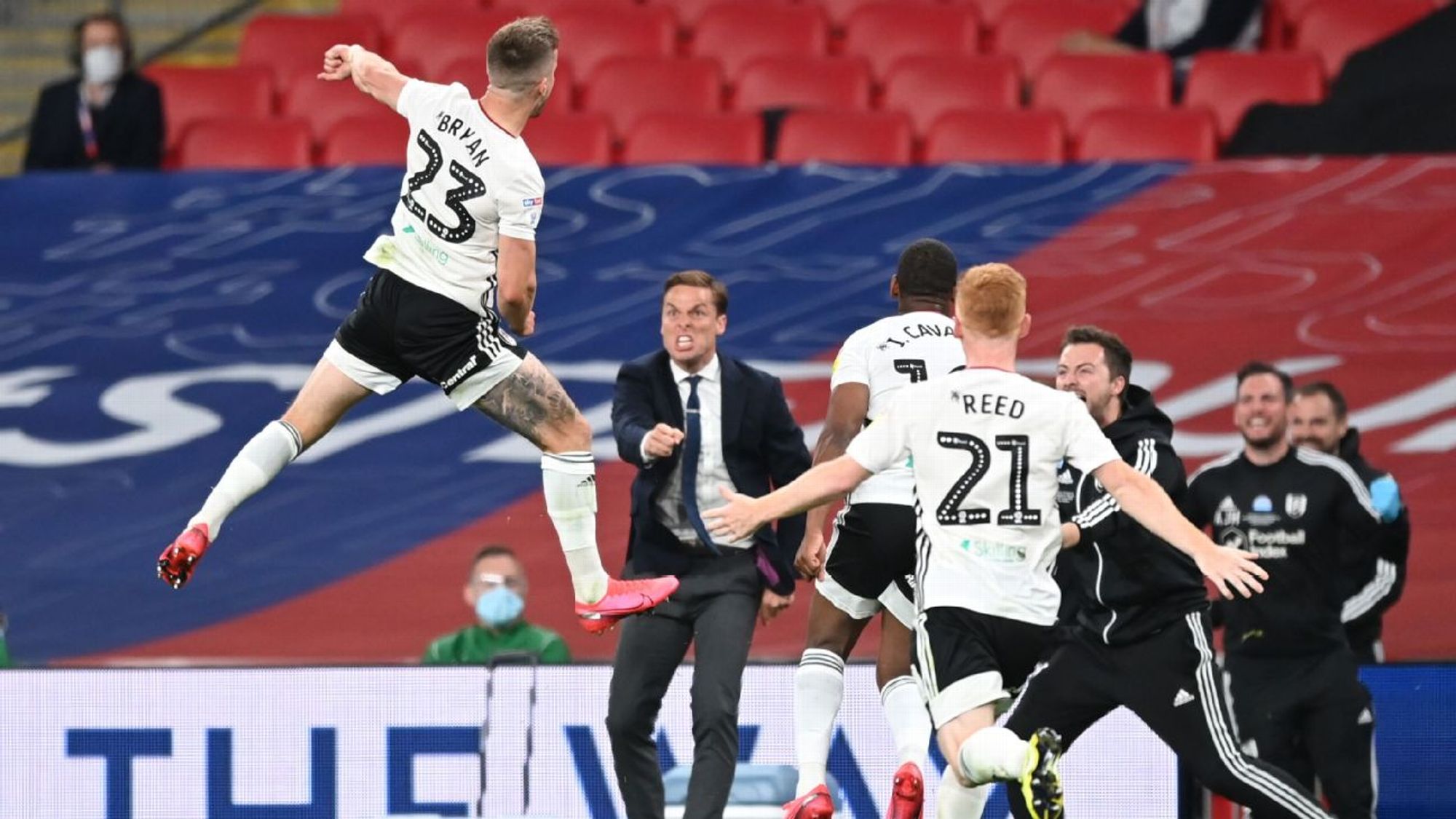 纽卡斯尔门将部门大换岗,弗拉霍迪莫斯或租借离队.